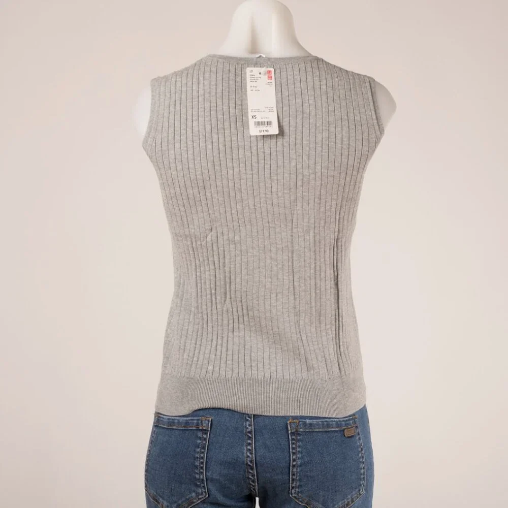 Uniqlo Supima Cotton Sleeveless Sweater Grey